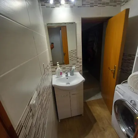 Apartman Rismondi 37 *